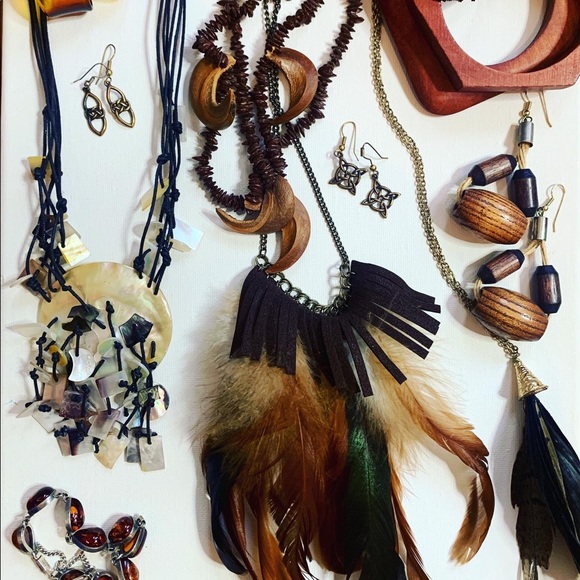 Lot of Earthy Boho Vintage & Handmade Statement Costume Jewellery - Picture 3 of 11